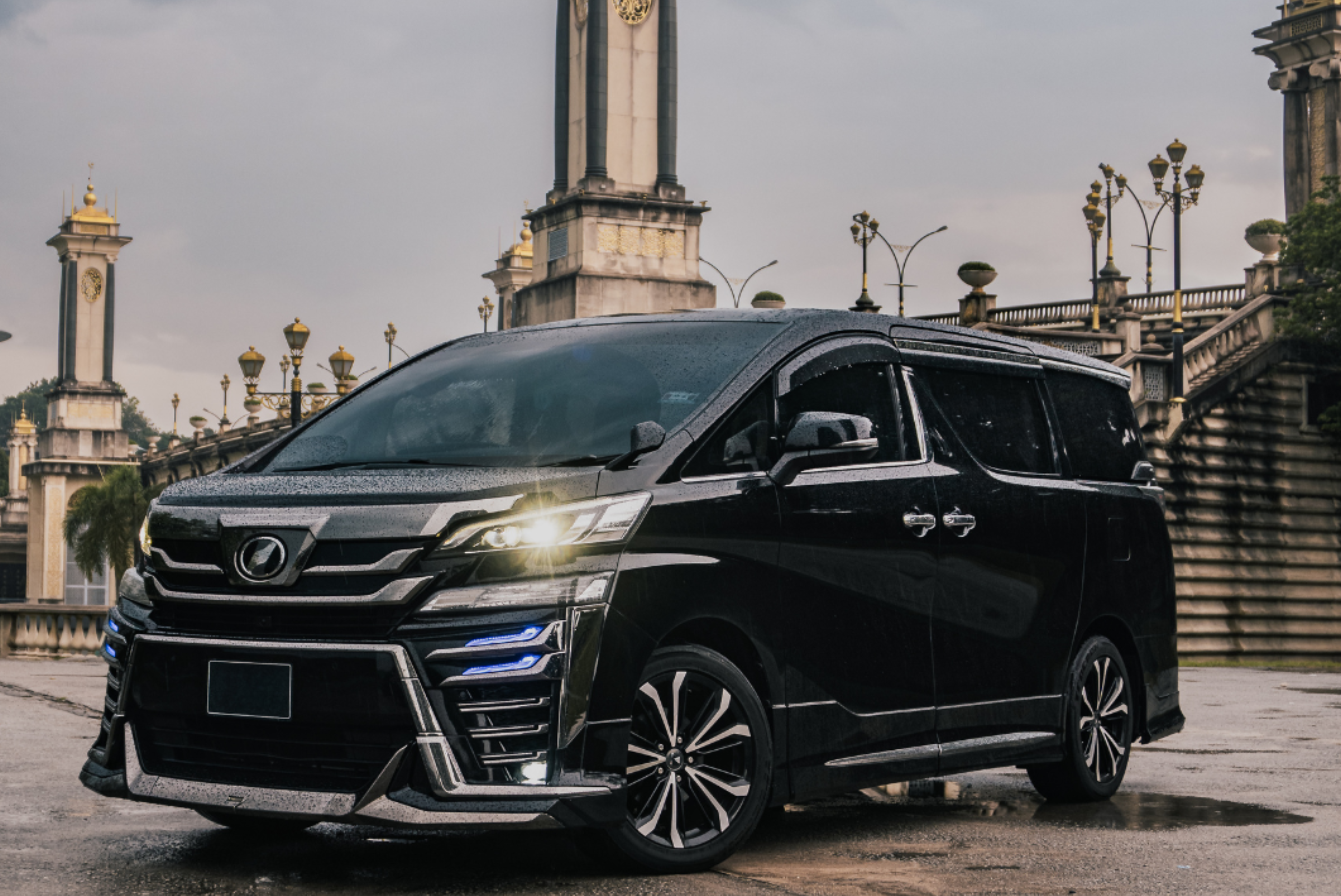 Luxury Car Interior - ASM Premium Fleet