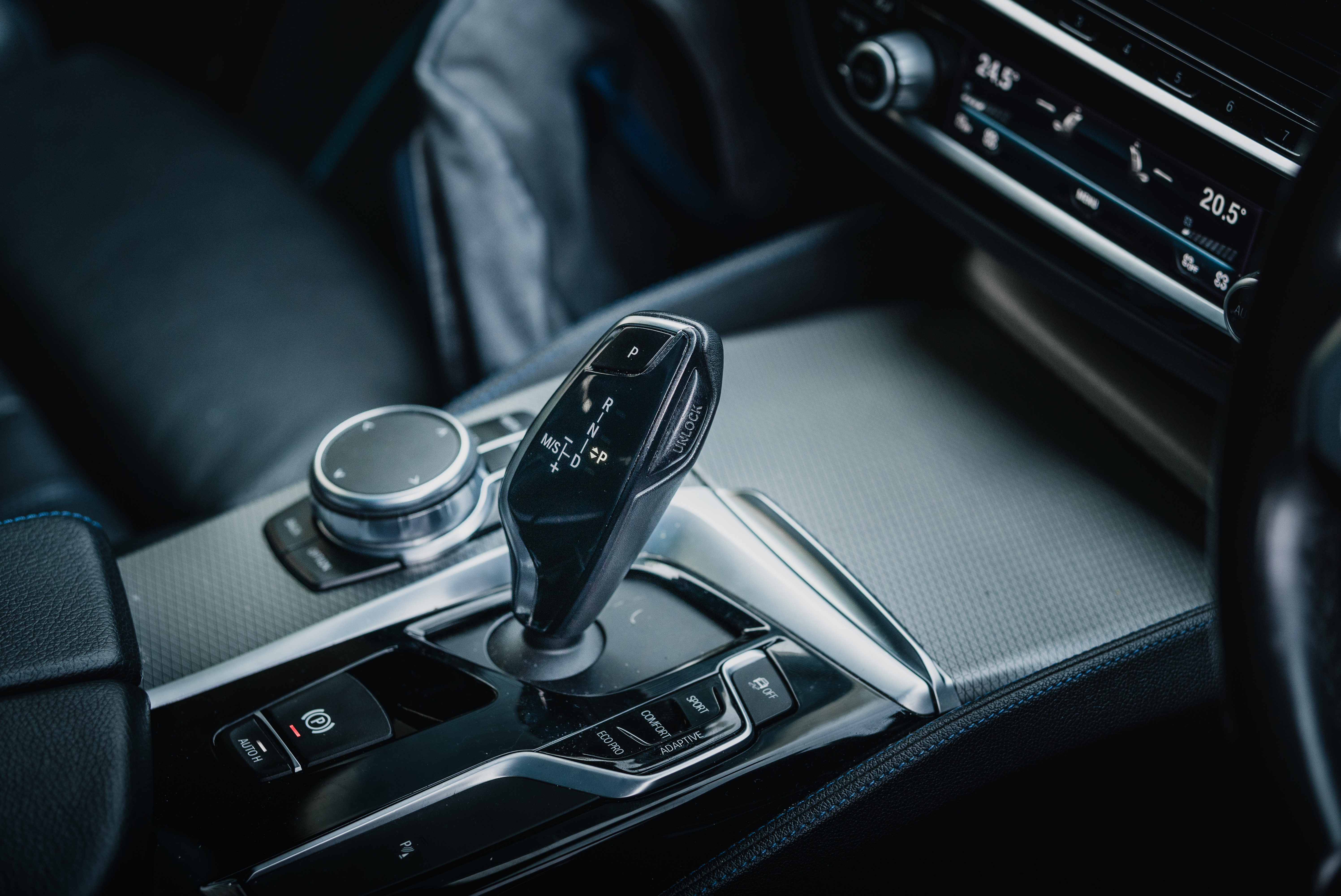 BMW 530i Center Console - ASM Premium Fleet