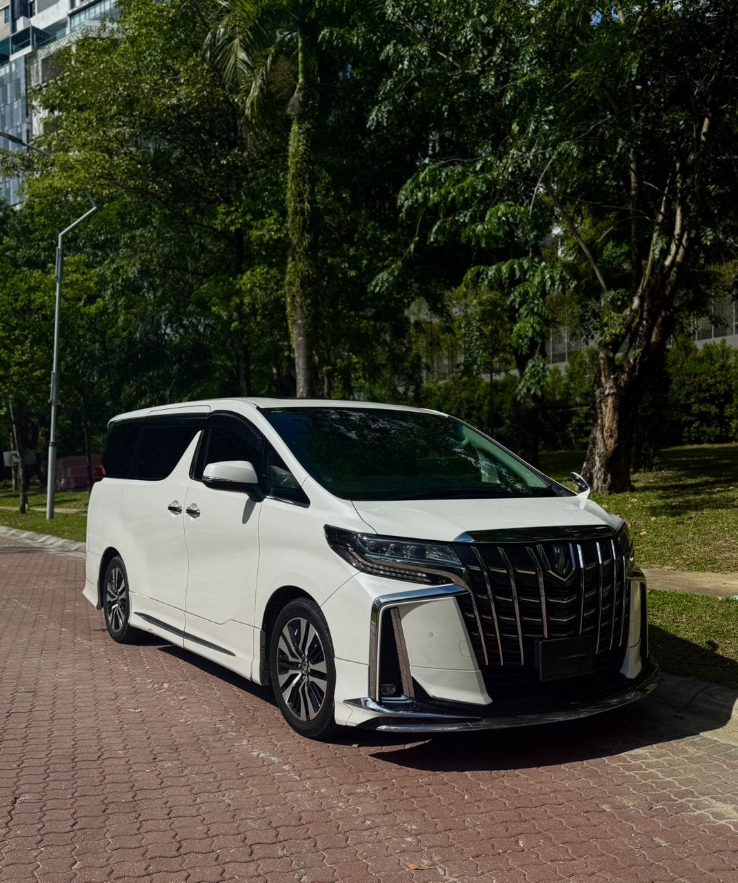 Toyota Alphard SC rental Malaysia - photo 5