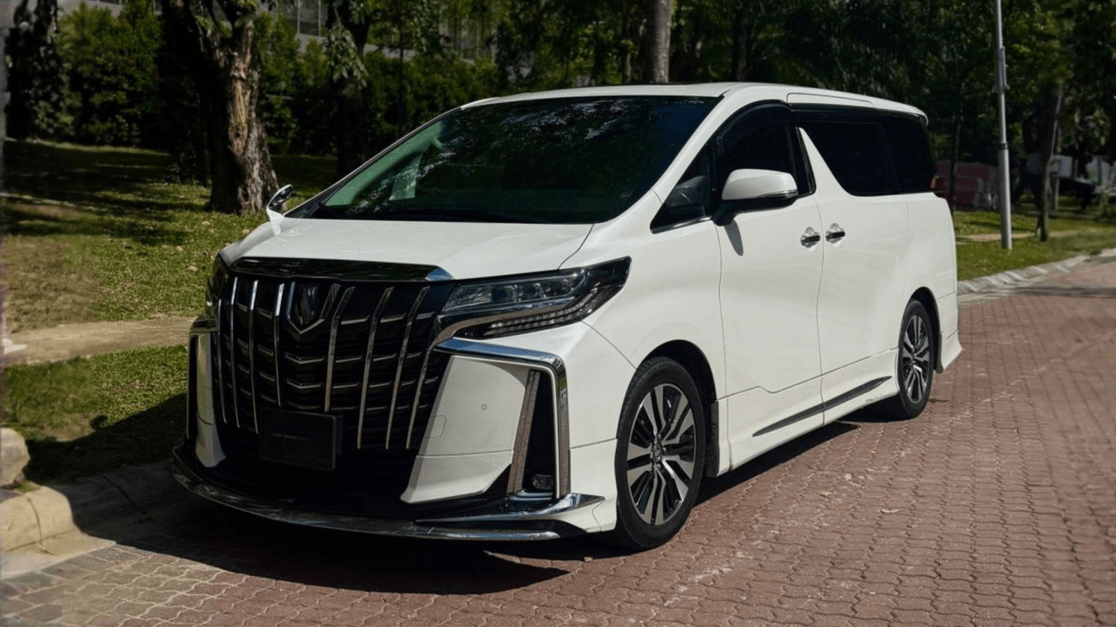 Toyota Alphard SC — luxury car rental Kuala Lumpur Malaysia